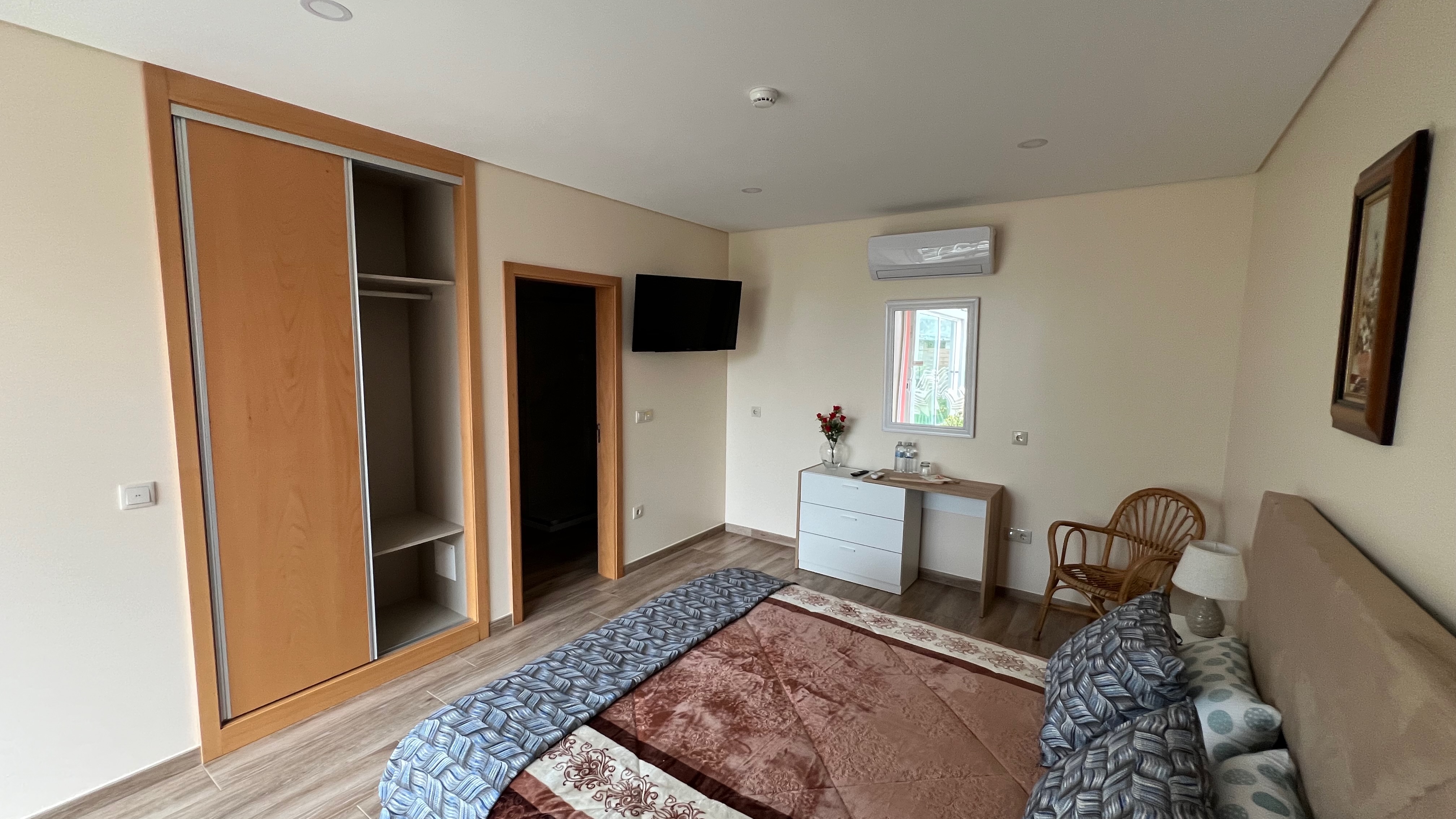 A Fonte — piscina e jardim